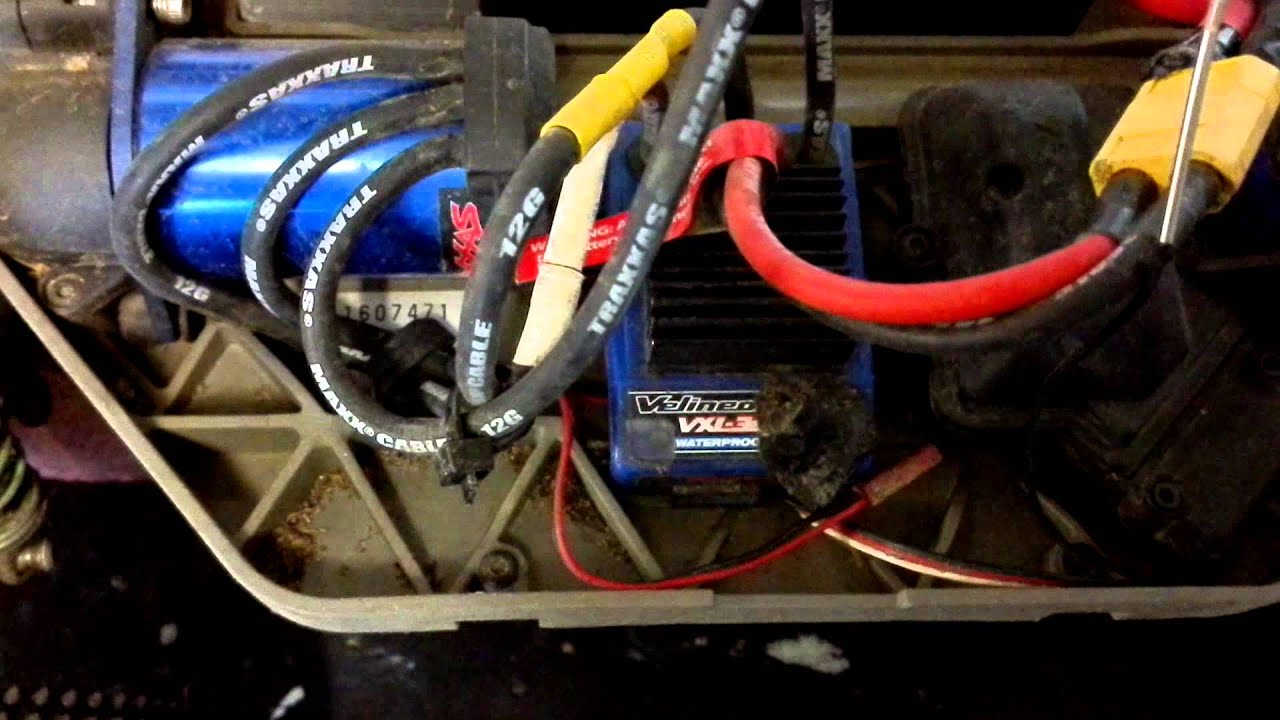 traxxas 4x4 velineon vxl3s led blinking problem (never seen before