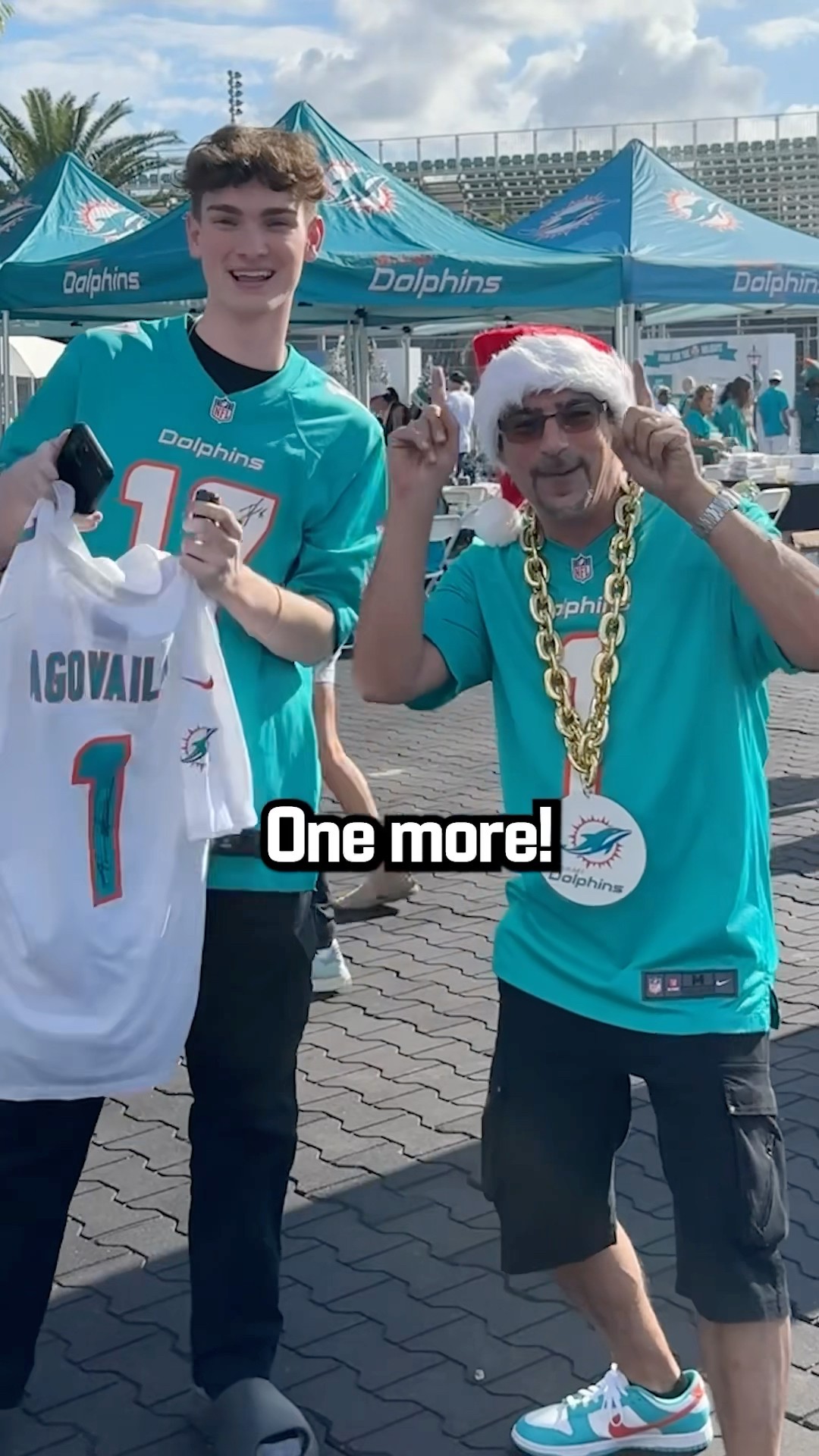 Answer trivia, win a signed Tua jersey!! ?? @BrandonSloane
