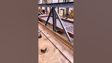 The flat reciprocating screen can screen materials of various specifications at the same time