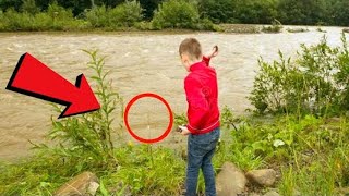 Вы никогда не поверите, какое невероятное открытие сделал этот мальчик у реки!