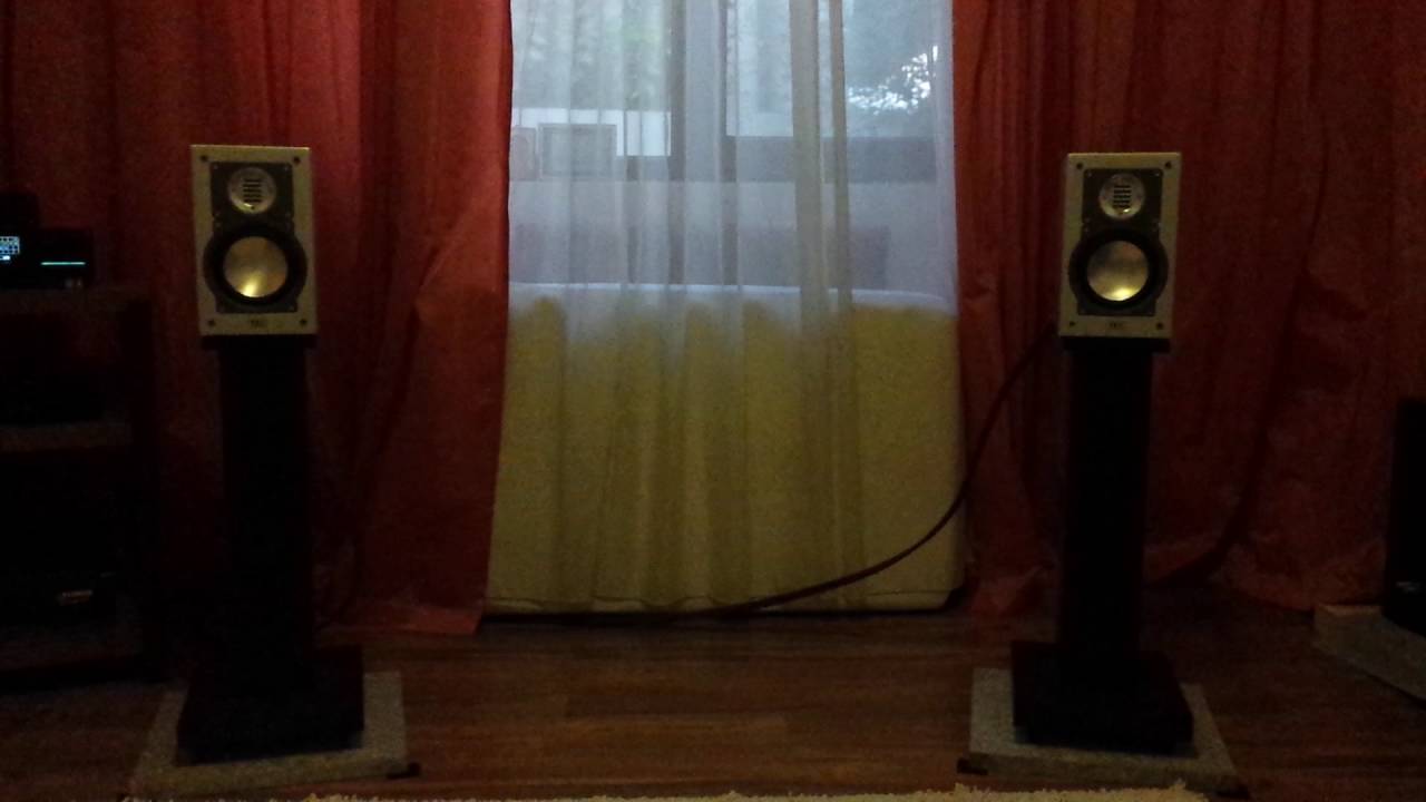 Elac BS 203.2....small speakers, big sound ! ;) - YouTube