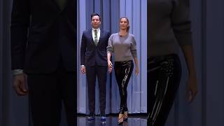 Gisele bündchen Teaching Jimmy Fallon how to walk like a supermodel✨ #giselebündchen #jimmyfallon screenshot 4