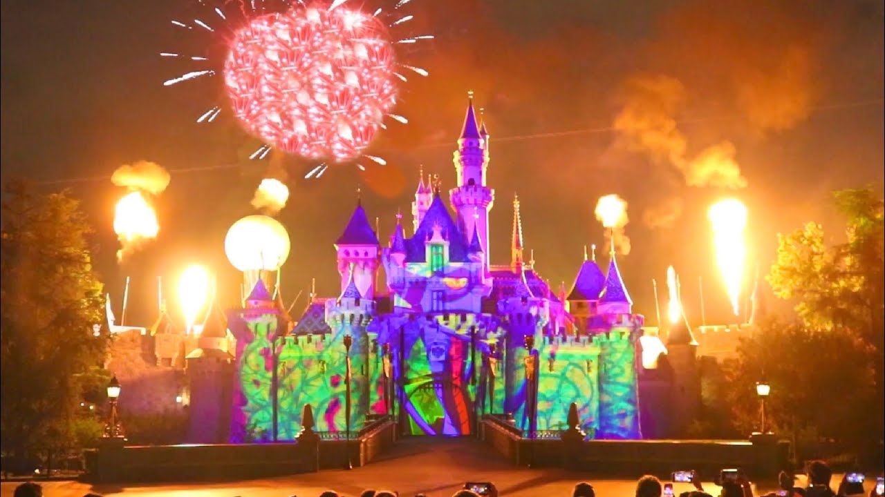 FULL Halloween Screams 2021 Fireworks at Disneyland Park! Halloween