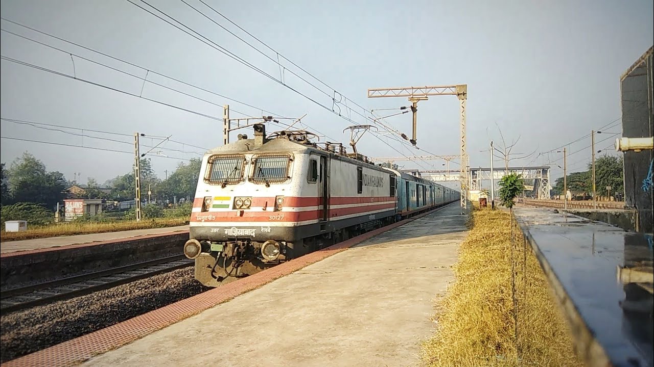 Surprise Offlink: WAP5 Visits SECR With 02845 PUNE - HATIA AC Special Express | Indian Railways