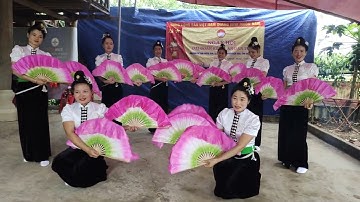 Múa cánh bướm mùa xuân ( đội văn nghệ bản Phiêng Ban)