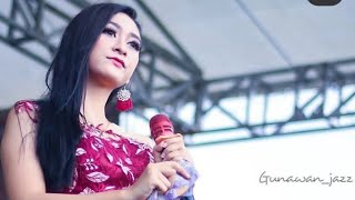 Fira Azarah Sebelum Keluar dari Adella