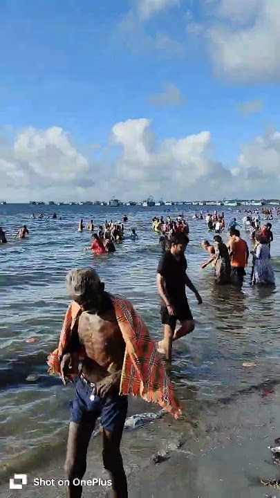 heavy rush in Rameshwaram Agni theertham