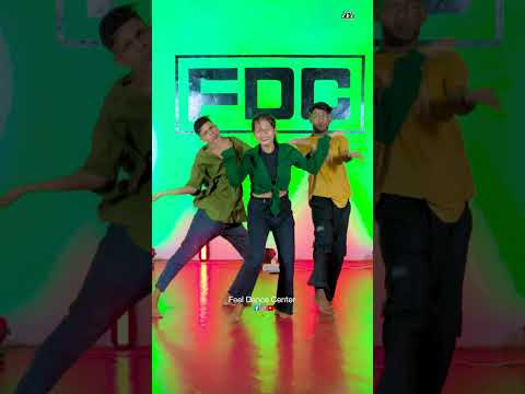 Aayi Nai -Stree