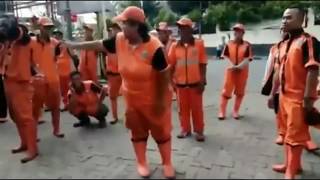 Tahan tawa 5 menit...!!!  Video LUCU - pasukan orange bikin ngakak screenshot 2