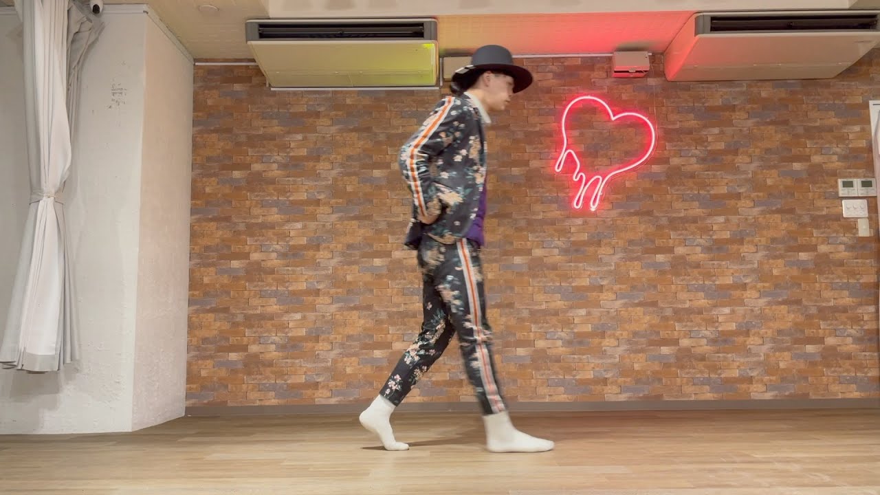 【Как делать лунную походку (moonwalk)】【Самый вирусный танцор в Японии】Kazuho Monster