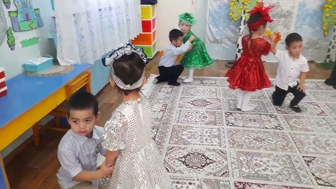 Фото: Біз үйде жалаңаш жүрміз.