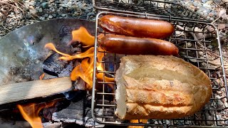 焚き火でホットドッグを焼いてハイボールをキメるだけの動画