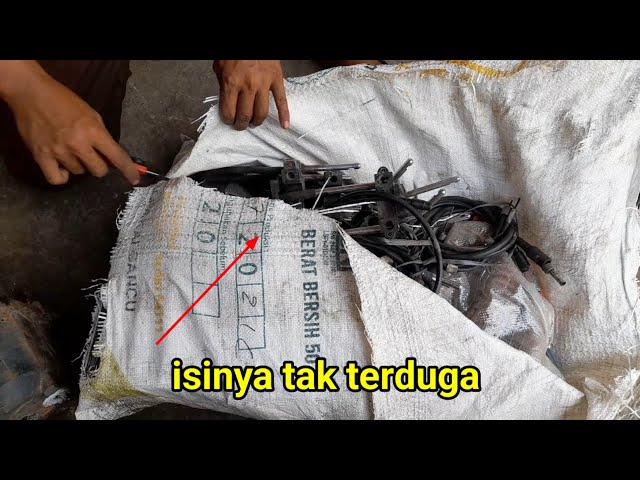 Beli Besi dalam karung Auto untung beliung class=