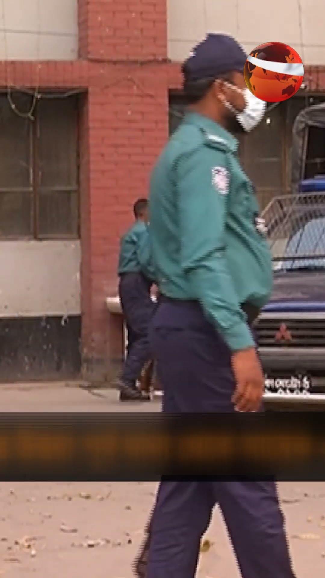 গ্রেপ্তারের পর থানা থেকে পালালেন সাবেক ওসি | Bangladesh Police | Channel 24