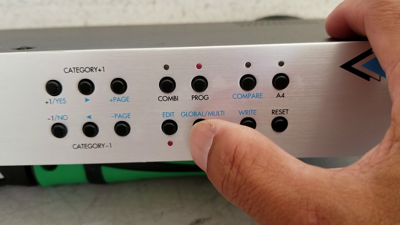 Korg TR-Rack Expanded Access Module Demo - YouTube