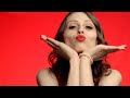 Red cape films jolie avec rouge creative lipstick ad