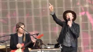 Beck - "Sexx Laws"/"Debra" @ BST, London, 18/06/15