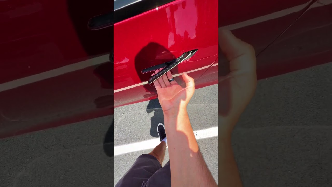 Is my Tesla broken? 😳 #automobile #tesla