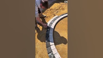 Technique for arranging paving blocks in a circular pattern