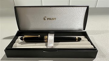 Pilot Custom 743 Fountain Pen - Black and Gold