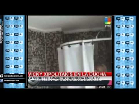 Vicky Xipolitakis en la ducha filmado por Analissa Santi