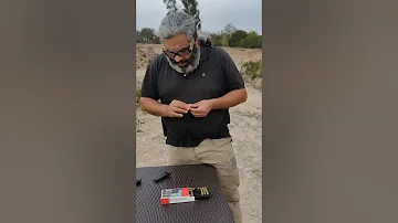 ¿Qué distancia recorre una bala de 9 mm en línea recta?