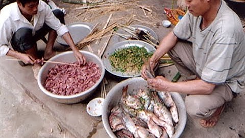 Ẩm Thực Người Mường - măng chua nấu thịt gà món ăn đặc sản Người Mường