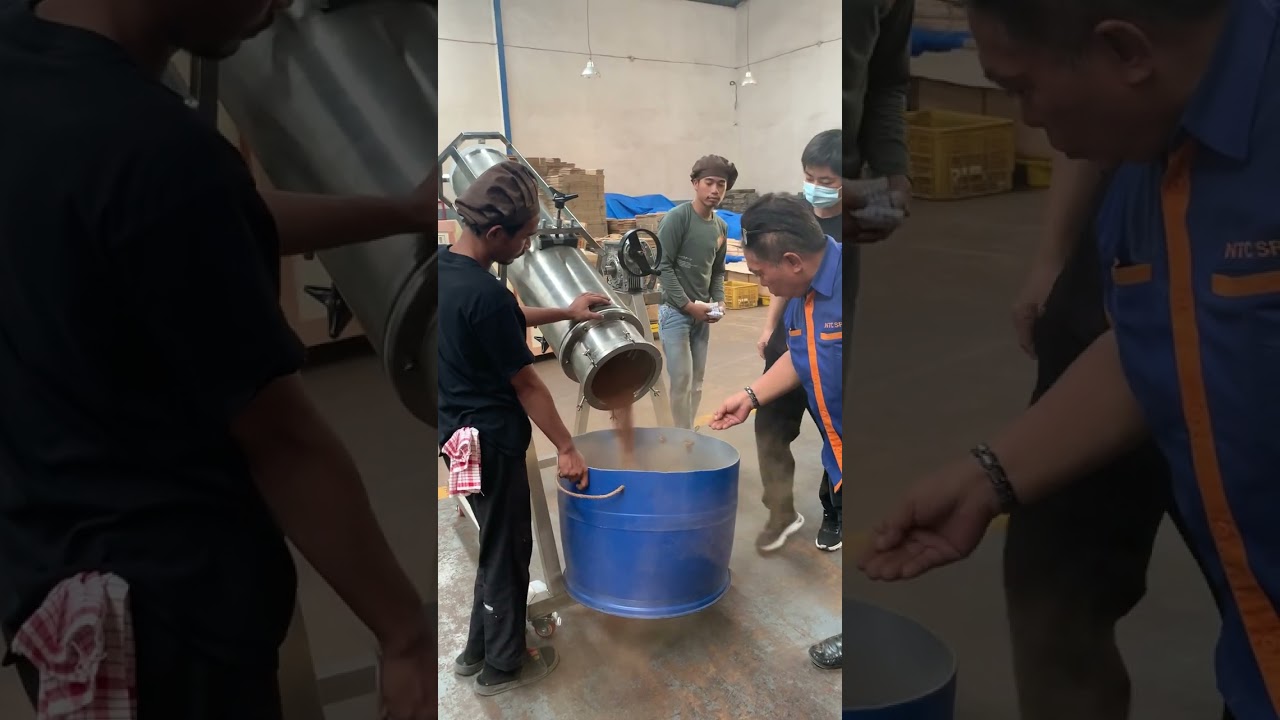 Unloading Biomasss with Careddi CO2 Extractor Extraction Cylinder