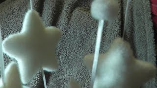 картинка: Шепот, хруст, шуршание и много тэппинга / ASMR елочные игрушки