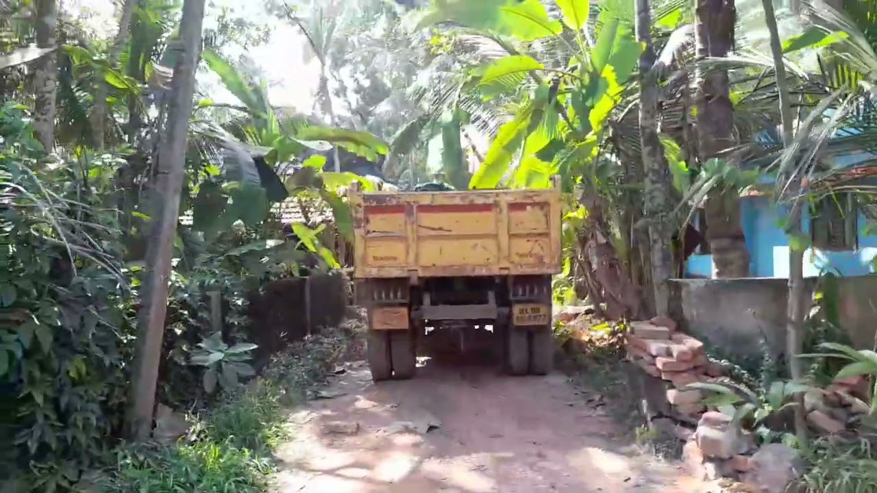 ടിപ്പർ മണ്ണടി - ചെറിയ വഴിയിൽ
