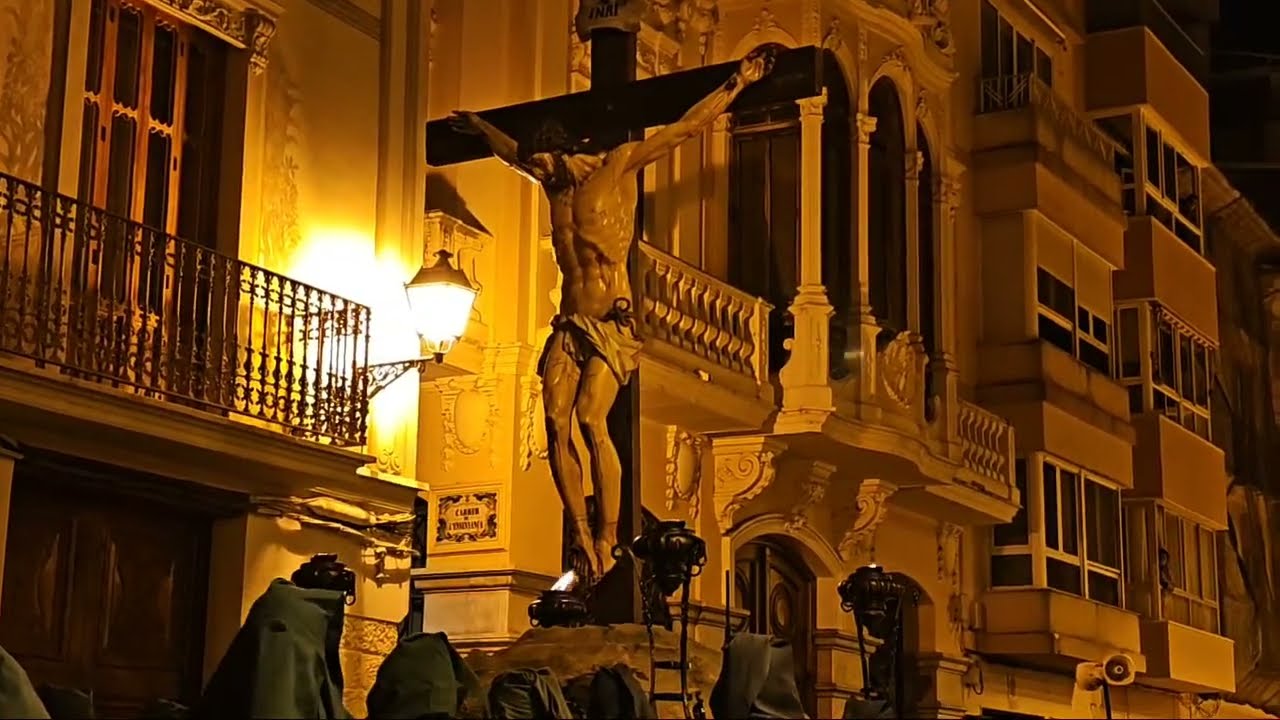El Cristo en la agonía llega a Santa  catalina.  ¡Tele 9 Alzira está emitiendo en directo!