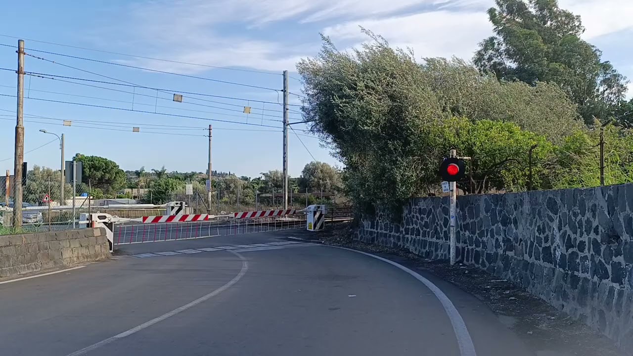 Passaggio a Livello Calatabiano (CT) // Railroad Crossing // Spoorwegovergang