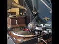 近江 俊郎 ♪湯の町物語♪ 1952年 78rpm record. Columbia Model No G ー 241 phonograph