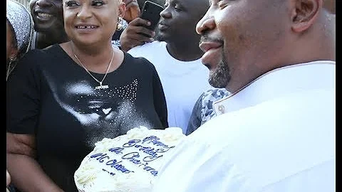 Luv By Many! Ronke Oshodi Snap With Mc Oluomo As Other People Rush To Snap With Him At His Birthday
