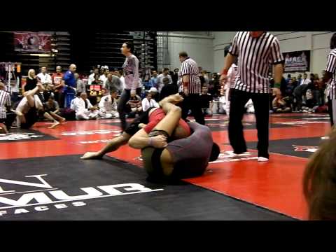 Nelson Puentes Vs Brad Pearson Naga 2010