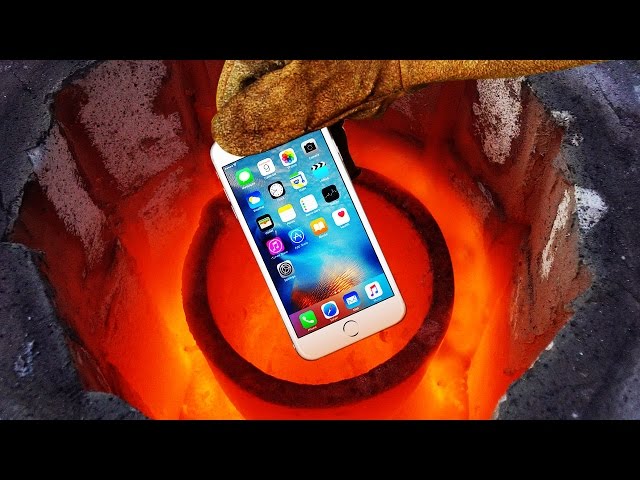 まるでターミネーター2 Iphoneを溶けたアルミニウムに投入する動画が話題 ライブドアニュース まるでターミネーター2 Iphoneを溶けたアルミニウムに投入する動画が話題 ライブドアニュース