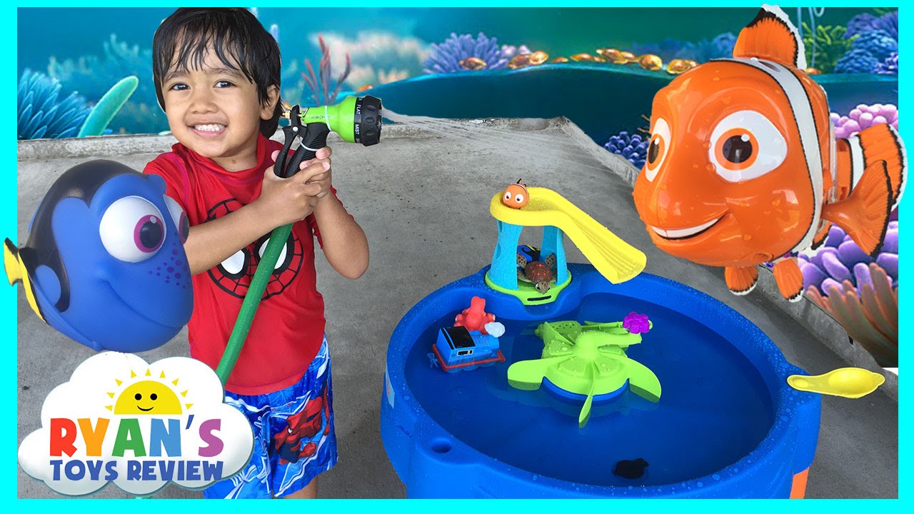 finding dory water toys