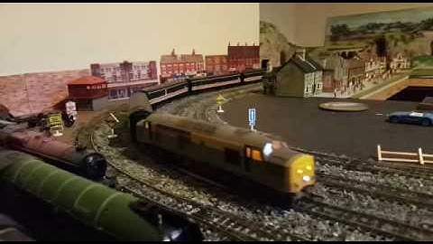 Train layout oo gauge dcc