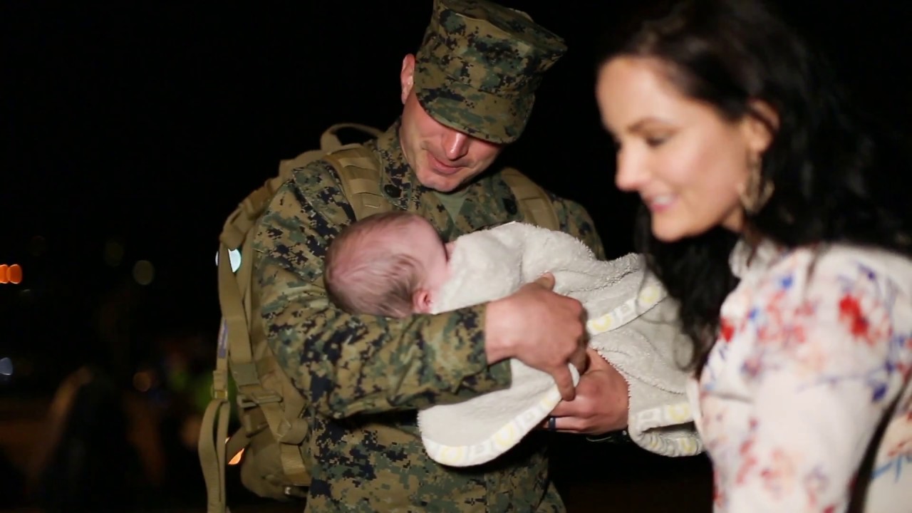 Marine Dad Meets Son | A Military Homecoming