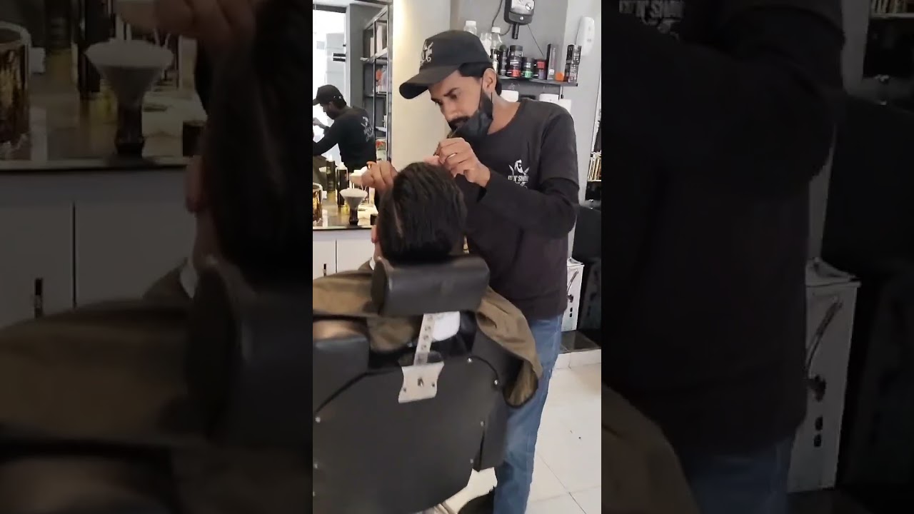 Expand your weekend with the Cut'N' Shave Team. Fresh cuts, fresh energy! 💈✨"