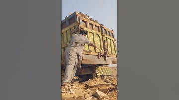 Ohh 😯 Dangerous 😱 Work Rock Unloading in hammer Action 🔨#bouldercrush