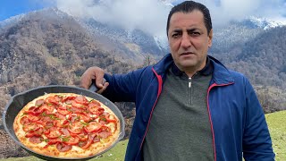 HOW TO MAKE A DELICIOUS PAN PIZZA? NO OVEN PIZZA! EASY 10 MINUTES PIZZA RECIPE IN THE WILD