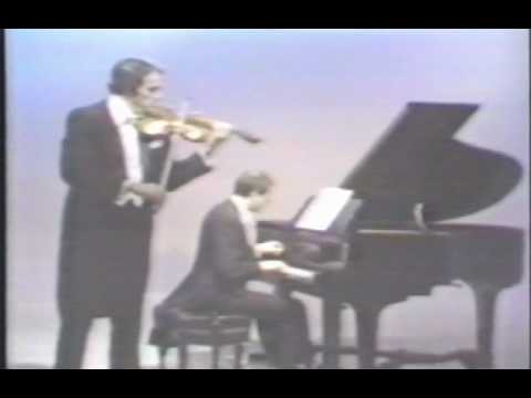 Erick Friedman plays Caprice Viennois by Fritz Kre...