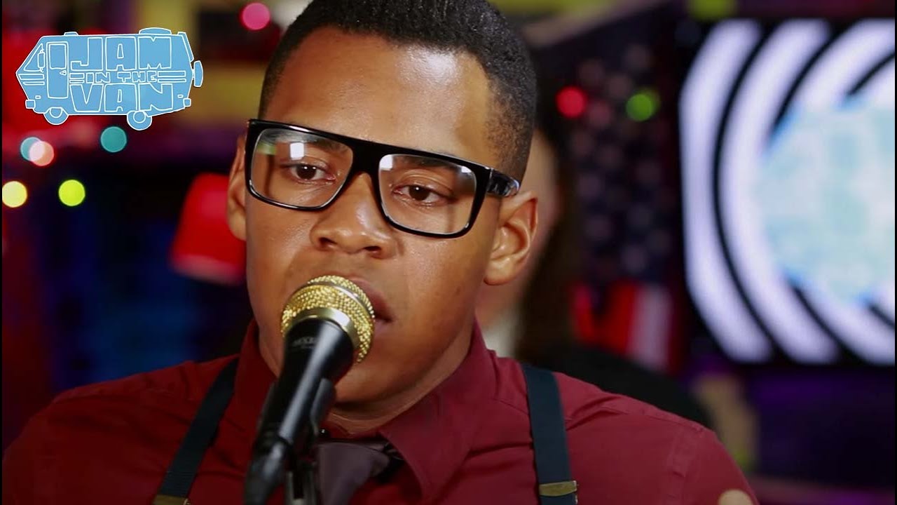 DESI VALENTINE - "Something Real" (Live at JITV HQ in Los Angeles, CA 2016) 