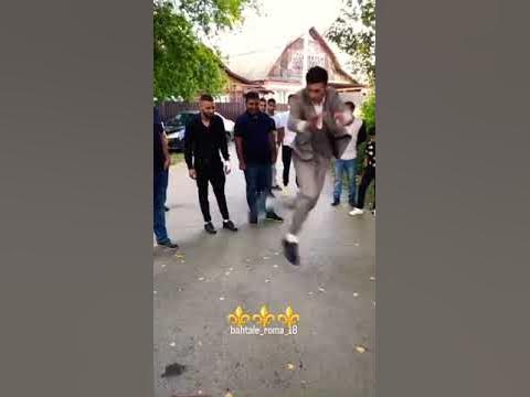Зажигательно пляшет - YouTube