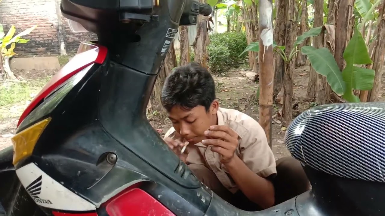 Jangan Ditiru!! Sepulang Sekolah Langsung Main Ke Bengkel Dan Bkngkar Bonglar Motor