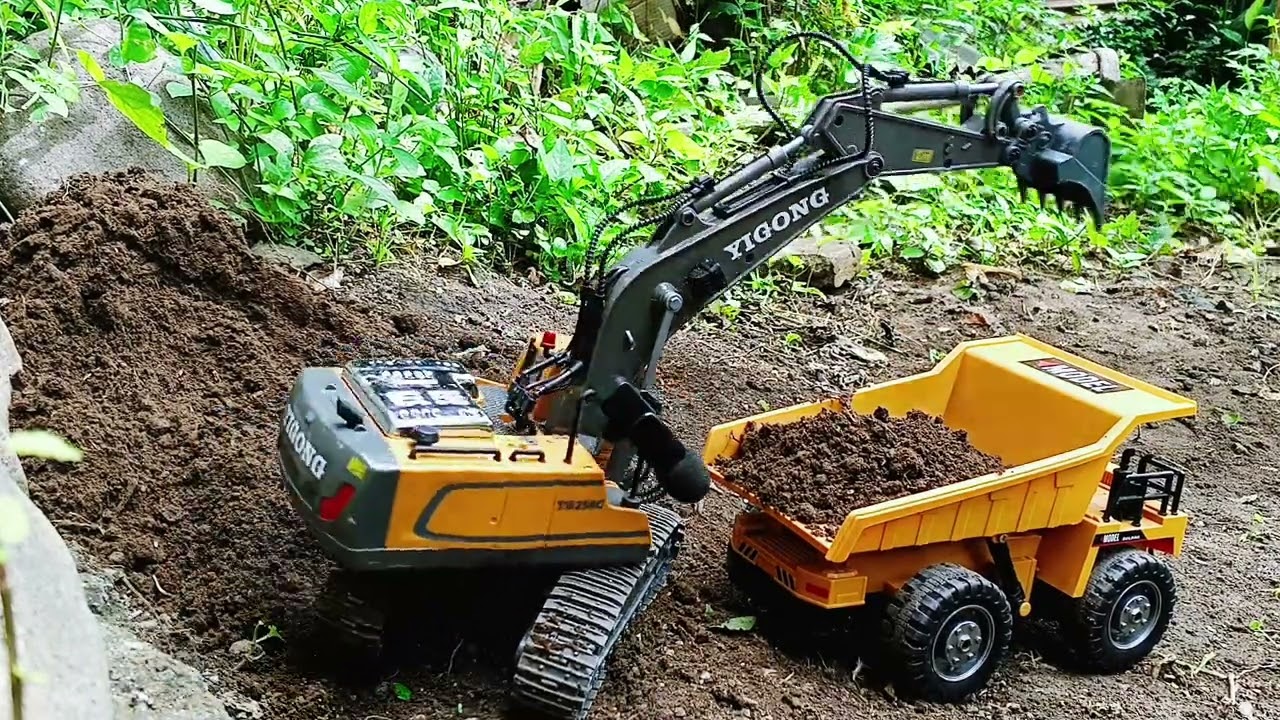 RC Excavator YG258C & Dump Truck MODEL Sedang Bekerja