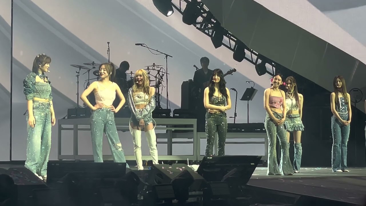 TWICE - medley + TALK [Ready To Be World Tour Sydney Day 2]