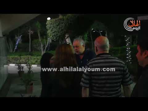 شاهد عزاء رؤوف مصطفي يرفع شعار خالي من الفنانين في حضور النقيب