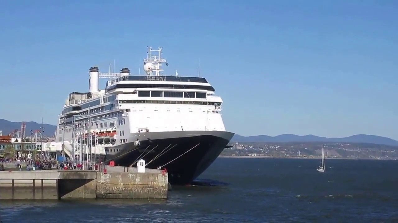 Québec City. Crossing St-Laurence River by ferry boat.